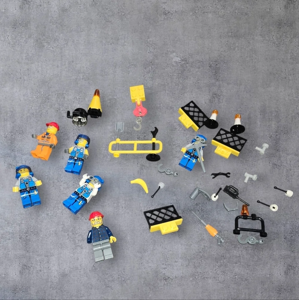 Misc. Mini Figurines Lego Miners And Accessories